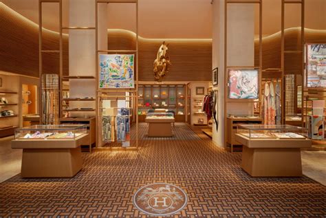 Hermès Welcomes A New Hermès Boutique 